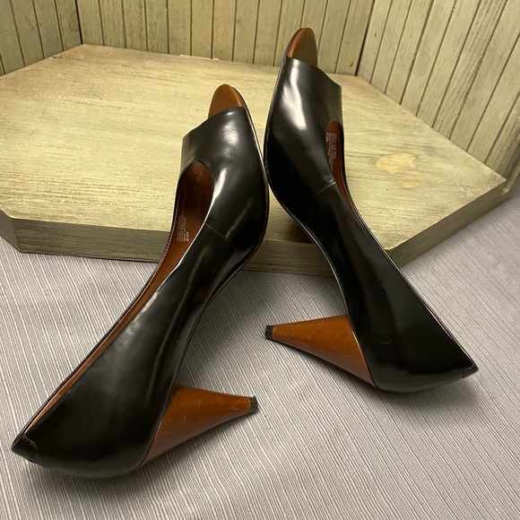 Banana Republic Black Leather Peep Toe Cone Heels 8.5M - Picture 5 of 10